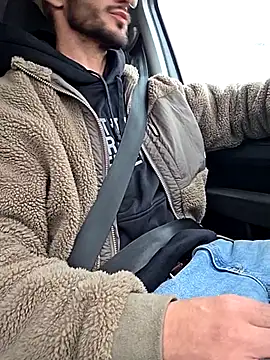 Zeefy online show from November 3, 2025, 9:43 am