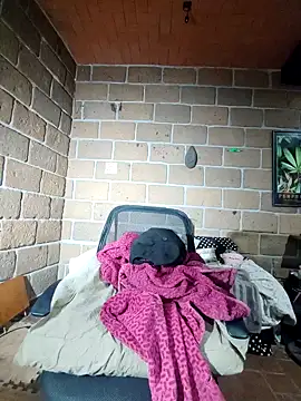 Snapshot of Pitudo20cmm chatting on October 31, 2025, 5:41 am Pitudo20cmm online show from October 31, 2025, 5:41 am