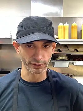 hailzeffn online show from September 15, 2025, 10:21 pm