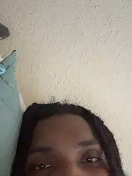 Snapshot of titibread23 chatting on March 25, 2026, 9:32 pm titibread23 online show from March 25, 2026, 9:32 pm