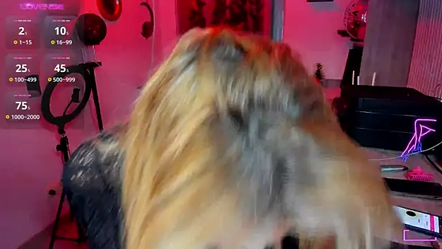  cristal ayala online show from April 14, 2026, 10:49 pm