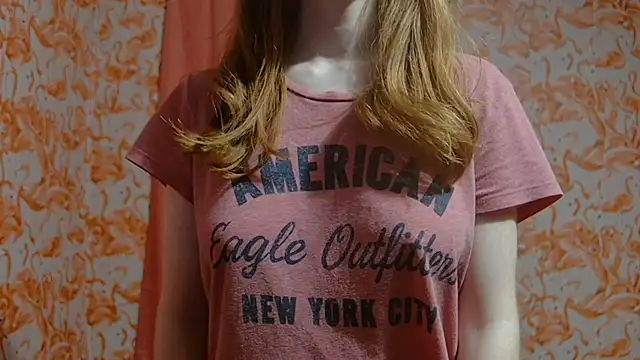 strawberrysmoothie online show from December 16, 2024, 11:39 pm