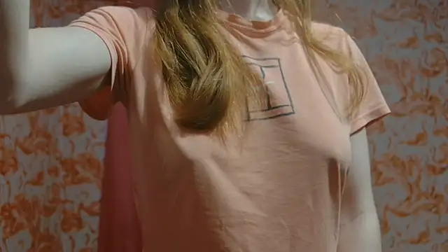 strawberrysmoothie online show from February 5, 2025, 11:06 pm