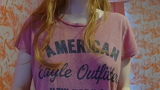 strawberrysmoothie online show from March 16, 2025, 8:54 pm