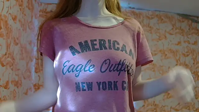 strawberrysmoothie online show from November 28, 2025, 8:00 pm