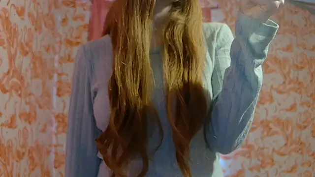 strawberrysmoothie online show from February 14, 2026, 6:37 pm