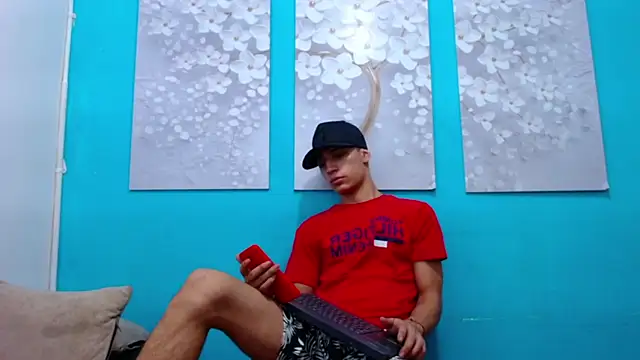 Leon hot X online show from December 23, 2024, 11:28 pm