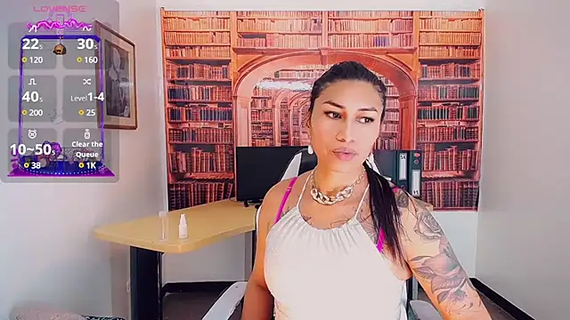 khiara moretti online show from February 4, 2025, 7:33 pm