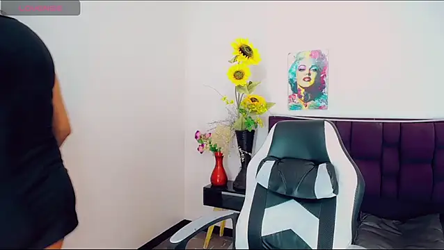 khiara moretti online show from March 20, 2025, 11:27 am