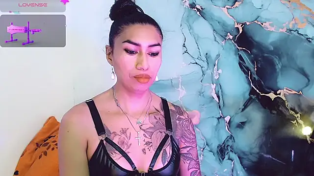 khiara moretti online show from November 26, 2025, 11:22 am