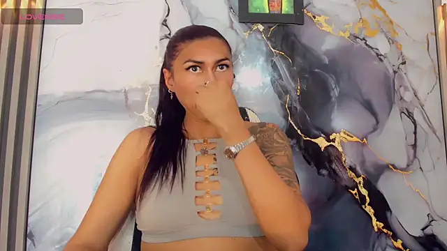 khiara moretti online show from April 20, 2026, 11:46 am