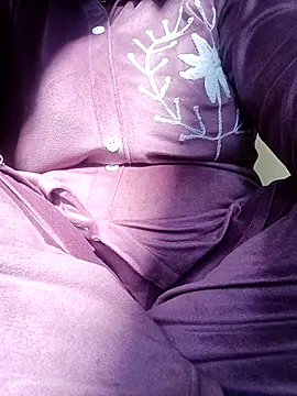 Snapshot of Shoni__ chatting on December 16, 2025, 7:57 am Shoni online show from December 16, 2025, 7:57 am