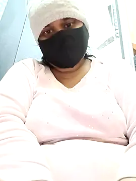 Snapshot of Shoni__ chatting on January 13, 2026, 4:34 pm Shoni online show from January 13, 2026, 4:34 pm