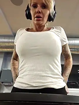 Ninasweden online show from January 30, 2025, 9:04 pm