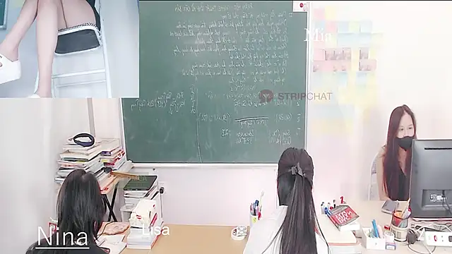 Snapshot of _Math_ chatting on February 1, 2026, 10:52 pm Math online show from February 1, 2026, 10:52 pm