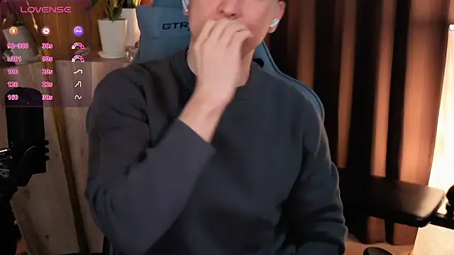 HARU-outdoor-x online show from March 3, 2025, 2:15 pm