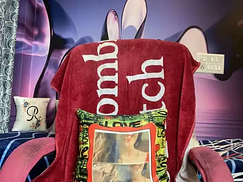 Royal girl 1 online show from March 6, 2025, 5:00 pm