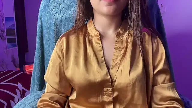 Snapshot of Royal_girl_1 chatting on December 16, 2025, 7:02 am Royal girl 1 online show from December 16, 2025, 7:02 am