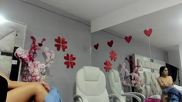 Snapshot of Sara_Greey chatting on February 15, 2025, 1:05 pm Sara Greey online show from February 15, 2025, 1:05 pm