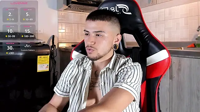 ftmphilip  online show from November 20, 2025, 11:15 pm