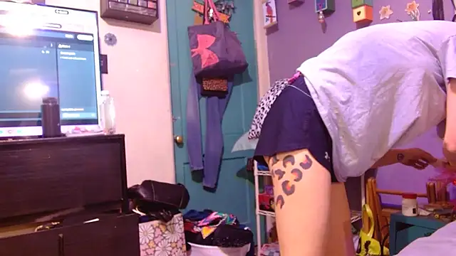 watermellonpussy online show from November 27, 2025, 4:25 am