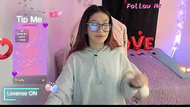 Sofia thomson1 t online show from February 19, 2025, 10:56 am