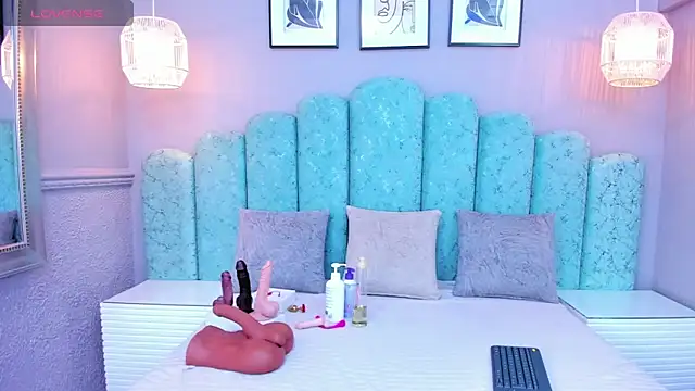 Snapshot of Sara_Vanegas chatting on January 28, 2025, 3:25 pm Sara Vanegas online show from January 28, 2025, 3:25 pm