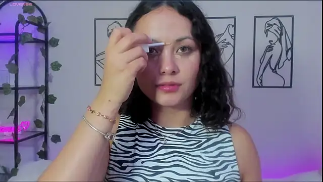 Megan Rodrigo online show from February 6, 2025, 7:40 pm