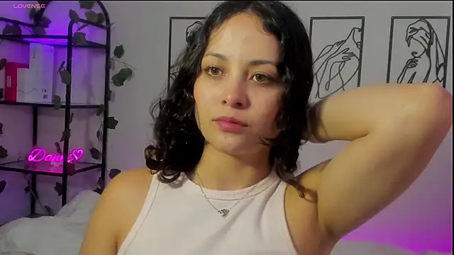 Megan Rodrigo online show from February 14, 2025, 7:44 pm