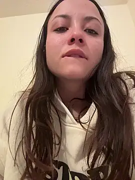 Megan Rodrigo online show from April 19, 2026, 11:42 am