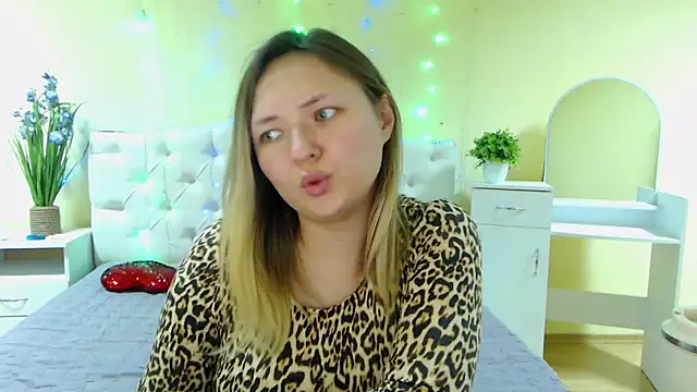 SallyVerda online show from February 6, 2025, 12:43 am