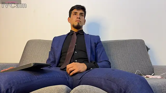 Tom blunt96 online show from April 14, 2026, 11:11 pm