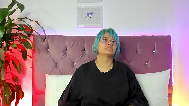 lucky-leah online show from February 22, 2025, 3:34 am