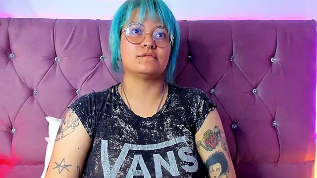 lucky-leah online show from February 23, 2025, 6:49 am