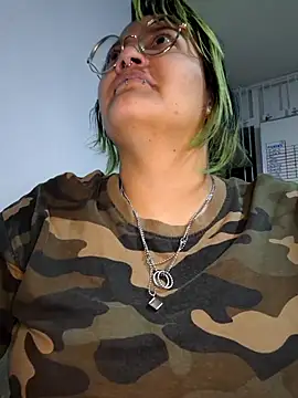 lucky-leah online show from September 30, 2025, 3:55 am