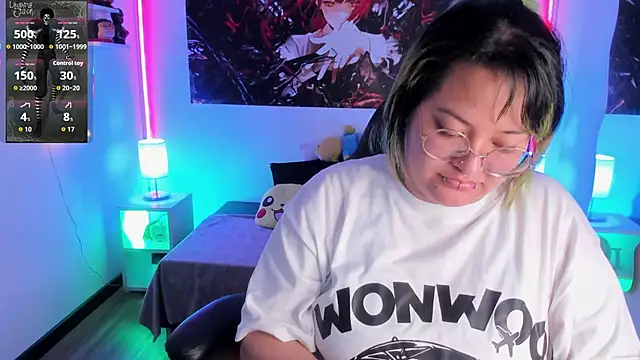 lucky-leah online show from November 4, 2025, 4:00 am