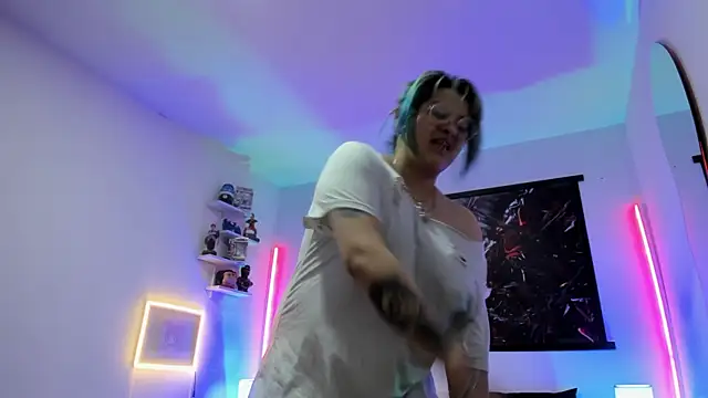 lucky-leah online show from April 19, 2026, 4:45 am