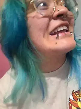 lucky-leah online show from April 21, 2026, 4:19 am