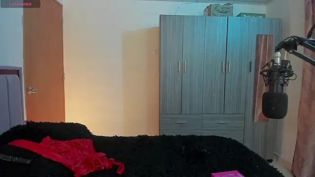 Kayla foxxy online show from September 16, 2025, 5:30 am