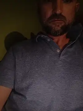 niesmialy39oon online show from September 26, 2025, 5:28 pm