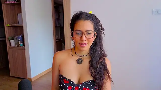 Snapshot of arteverena chatting on April 29, 2026, 6:14 pm arteverena online show from April 29, 2026, 6:14 pm
