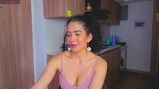 Snapshot of arteverena chatting on May 19, 2026, 6:14 pm arteverena online show from May 19, 2026, 6:14 pm