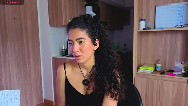 Snapshot of arteverena chatting on May 26, 2026, 6:04 pm arteverena online show from May 26, 2026, 6:04 pm