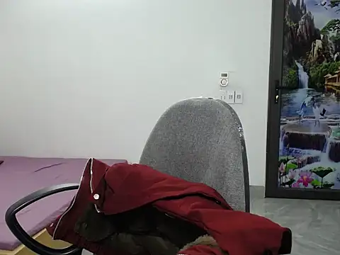 Love bug15 online show from December 23, 2024, 9:49 am