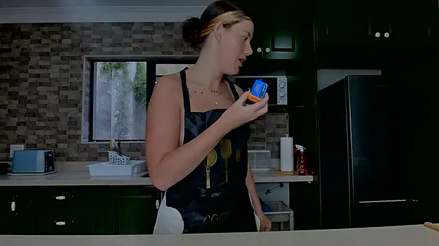 Snapshot of C1eopatra chatting on December 8, 2024, 4:28 pm C1eopatra online show from December 8, 2024, 4:28 pm