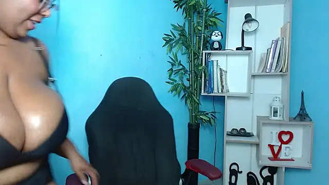 bbw charlote online show from February 12, 2025, 12:01 pm