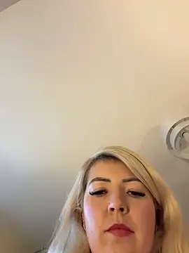 xxcurvyjessiexx online show from November 15, 2025, 2:35 pm