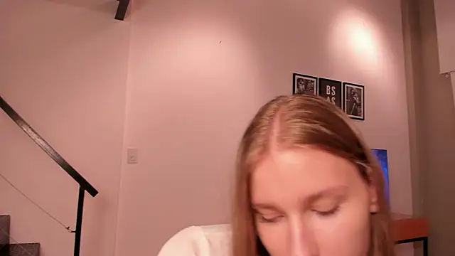 Mira Lite online show from March 23, 2026, 2:04 am