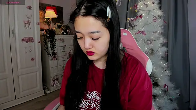 FreyaRaya online show from December 16, 2025, 3:11 am