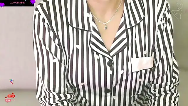 Snapshot of _Blue_Ruubyy_ chatting on February 24, 2026, 3:32 pm Blue Ruubyy online show from February 24, 2026, 3:32 pm